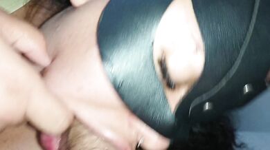 Joker-style blowjob, Latina pulls her mouth with her finger to suck and makes bubbles of saliva????