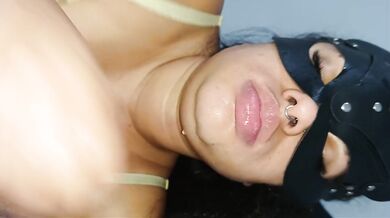 Latina sucks a lot and makes bubbles with her spit, what a big mouth, lucky guy????