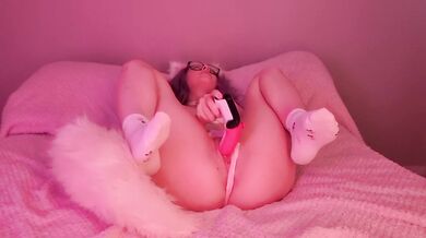 Furry Anime Egirl rubs her vibrating controller against her pink pussy