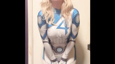 Invisible Woman/Sue Storm (Marvel Rivals) Starts Stripping