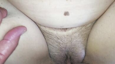 106 Hornyman11 getting pussy legs up with a 1 minute pussy close up