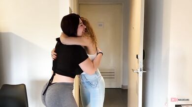 Mi novio se coge a mi mejor amiga mientras salgo