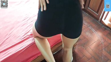 hot neighbor showed me the pump in her ass after the gym
