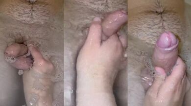 bath..foam..water..do you want to play with us?‍