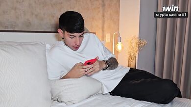Actriz porno famosa recibe un gran creampied