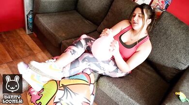 Ride and deflate beachball with leggings - Bunny Looner