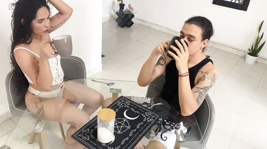 MY STEPSISTER LEFT AND HER BIG ASS LATINA BEST FRIEND GAVE ME A BLOWJOB! - PORN IN SPANISH