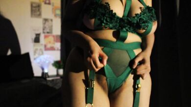 POV YOU FIND THIS VIDEO ON YOUR BEST FRIEND'S CELL PHONE / YOUR BUSTY SISTER INVITES YOU TO SPEND THE NIGHT IN HER ROOM