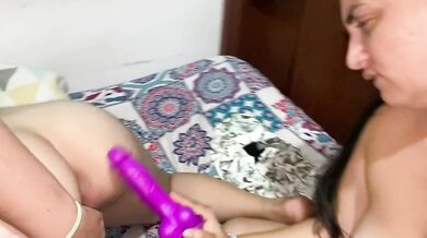 sexo lesbico sus pezons estaban tan duros que pone caliente mi gran polla
