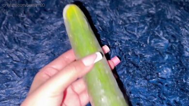 ASMR I'm cold, inside pussy, orgasm sound and strong squirt.