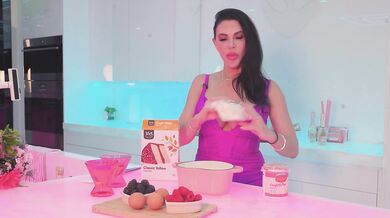 5 Min Mommy style Cupcakes with Piper Press