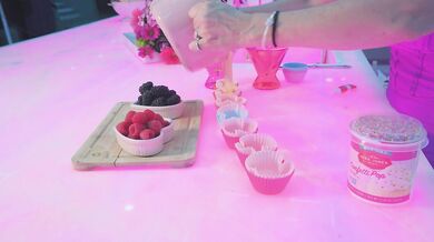 5 Min Mommy style Cupcakes with Piper Press