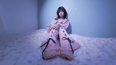 Femdom ahegao Chinese girlfriend take off the condom..