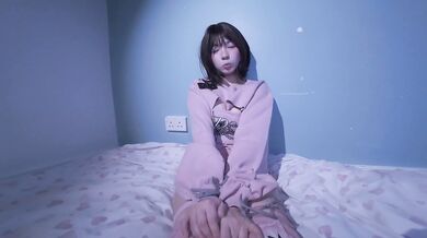 Femdom ahegao Chinese girlfriend take off the condom..