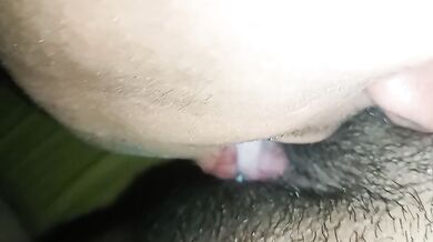 Mamada a mi pastel de crema y orgasmos temblorosos