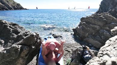 Having sex on beach in public