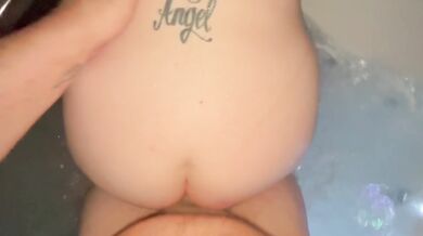 Big Ass Redhead Squatting On Cock And Takes Doggystyle In The Hottub
