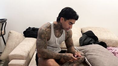 A cleaning lady catches her boss and they end up having a deep clean