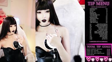 Goth Mommy taking off her stocking for you now！