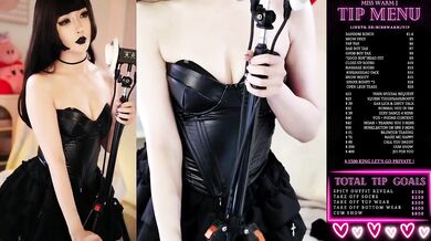 Goth Mommy taking off her stocking for you now！