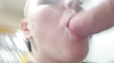 Amazing tongue work by EllieMae Plays during deep throat with CIM
