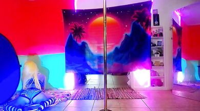 STRiPPER POLE DANCiNG