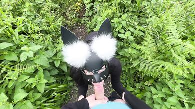 The green-eyed thief took my money and gave me a delicious blowjob with a cumshot.