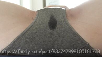 reikodouga20 I masturbated while watching porn and had two orgasms in a row.