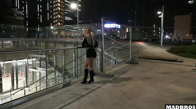 A Young French Blonde Fucked In Anal And Her Cuckold Boyfriend Watches Her On Facetime!!!