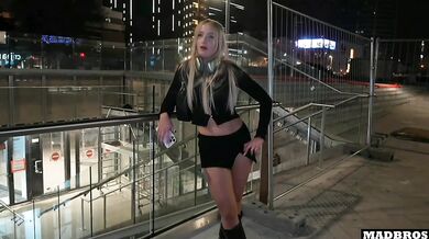 A Young French Blonde Fucked In Anal And Her Cuckold Boyfriend Watches Her On Facetime!!!