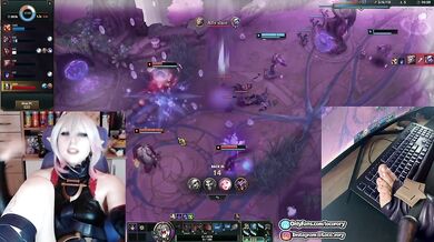 Briar Playing LoL With Her Feet… and it actually worked