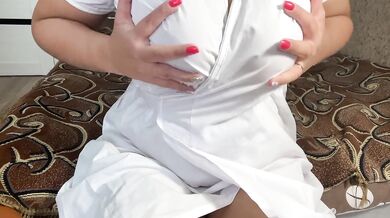 Playing on bed big tits self masturbation