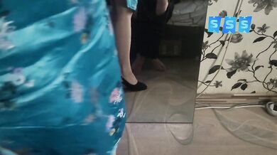 Asian secretary in a Chinese dress gave the best blowjob of her life