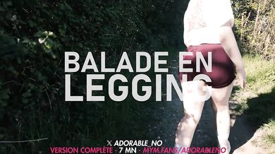 Ballade en bord de mer et exhib de mon cul en legging