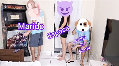 Safada traindo namorado com seu melhor amigo pelas costas!