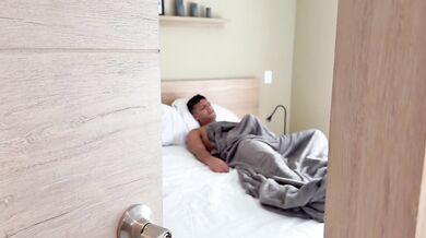 My best friend's stepmother found me alone in the room, I couldn't help but penetrate her