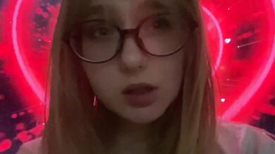 Mm Look At Those Lips, Impressive