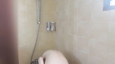 Slender Curves Fuel Wild Foot Worship Scene