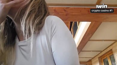 Sexo duro y stream en las montañas con 8 estrellas porno! Knock Knock Club