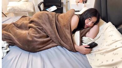Mi roomie was mad at her boyfriend and let him fuck her (Part1)