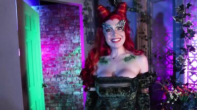 Poison Ivy uses her dangerously wet pussy for justice - COSPLAY - Little Puck