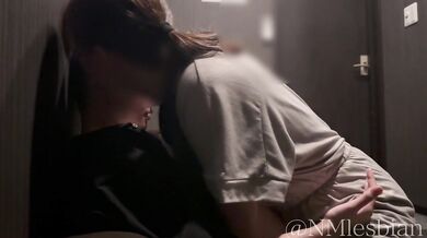 【レズビアン】 素人レズカップルがネカフェで濃厚えっち… 日本人/素人/女同/ Japanese lesbian couple. amateur girlfriend