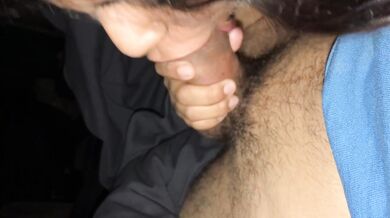 las ojitos boldly tries her first pussy