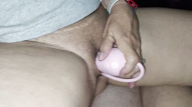 114 Hornyman11 i am helping my performer masturbate with her rose