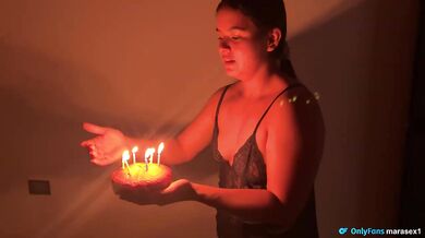 MADRASTRA LE DIO SU COÑO A SU HIJASTRO PARA SU CUMPLEAÑOS