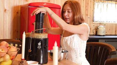 Harvesting Apples & Making Fresh Juice