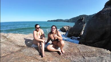 Entrevistei a bucetuda mais gostosa do litoral de são paulo Daine belan mostrando tudo sem censura