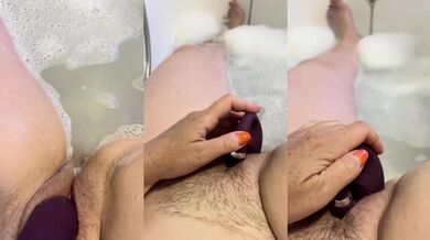 Cuming in bathtime - complete version on OF