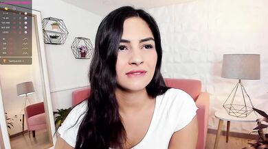 NaughtySaray's Jiggly Bubble Butt Oiled Up – Colombian BBW Squirts Easy for Your Hard Cock