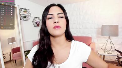 NaughtySaray's Jiggly Bubble Butt Oiled Up – Colombian BBW Squirts Easy for Your Hard Cock